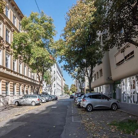 Helles, Neues Dg Apartment Mit Blick Zum Donauturm เวียนนา ภายนอก รูปภาพ