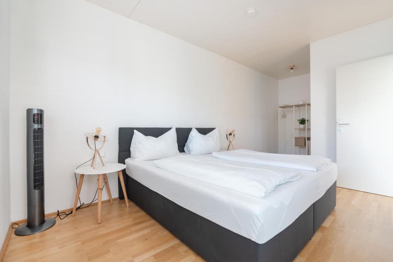Helles, Neues Dg Apartment Mit Blick Zum Donauturm เวียนนา ภายนอก รูปภาพ