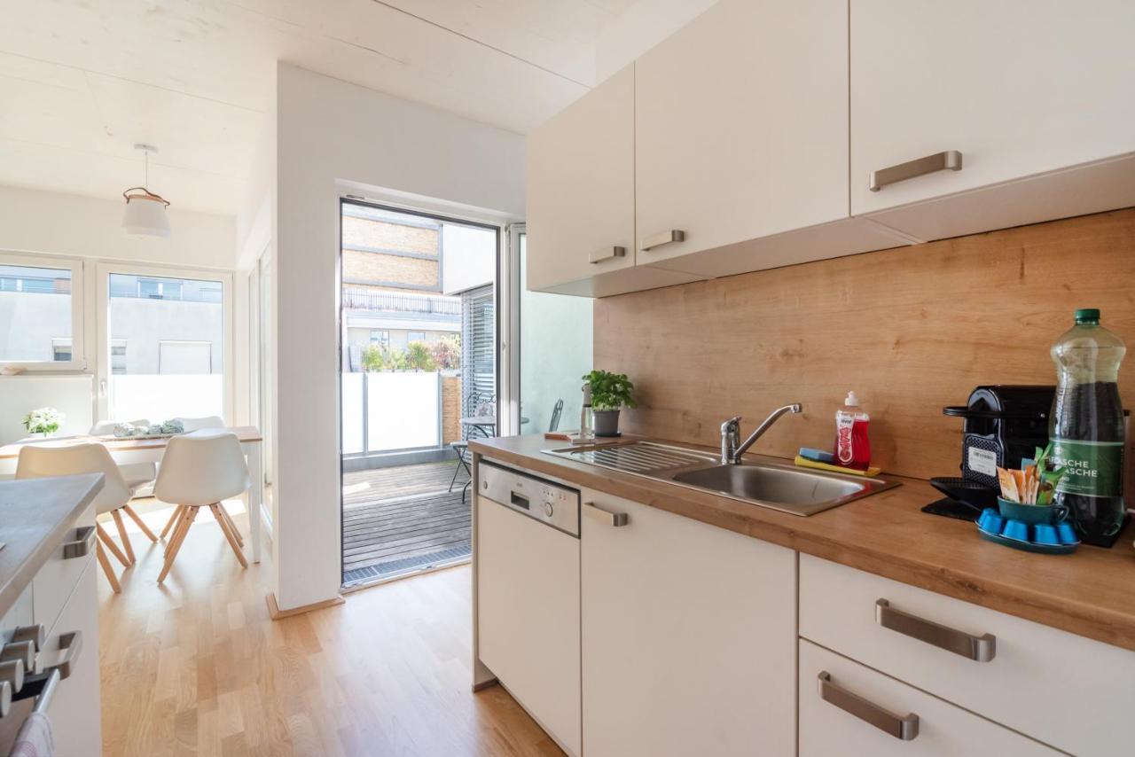 Helles, Neues Dg Apartment Mit Blick Zum Donauturm เวียนนา ภายนอก รูปภาพ