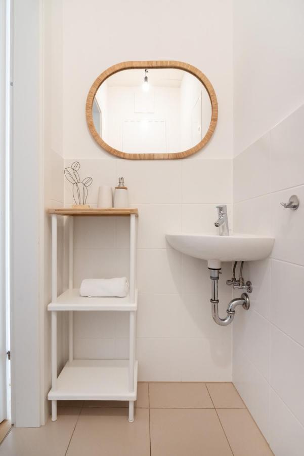 Helles, Neues Dg Apartment Mit Blick Zum Donauturm เวียนนา ภายนอก รูปภาพ