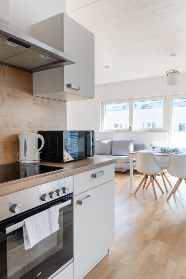 Helles, Neues Dg Apartment Mit Blick Zum Donauturm เวียนนา ภายนอก รูปภาพ