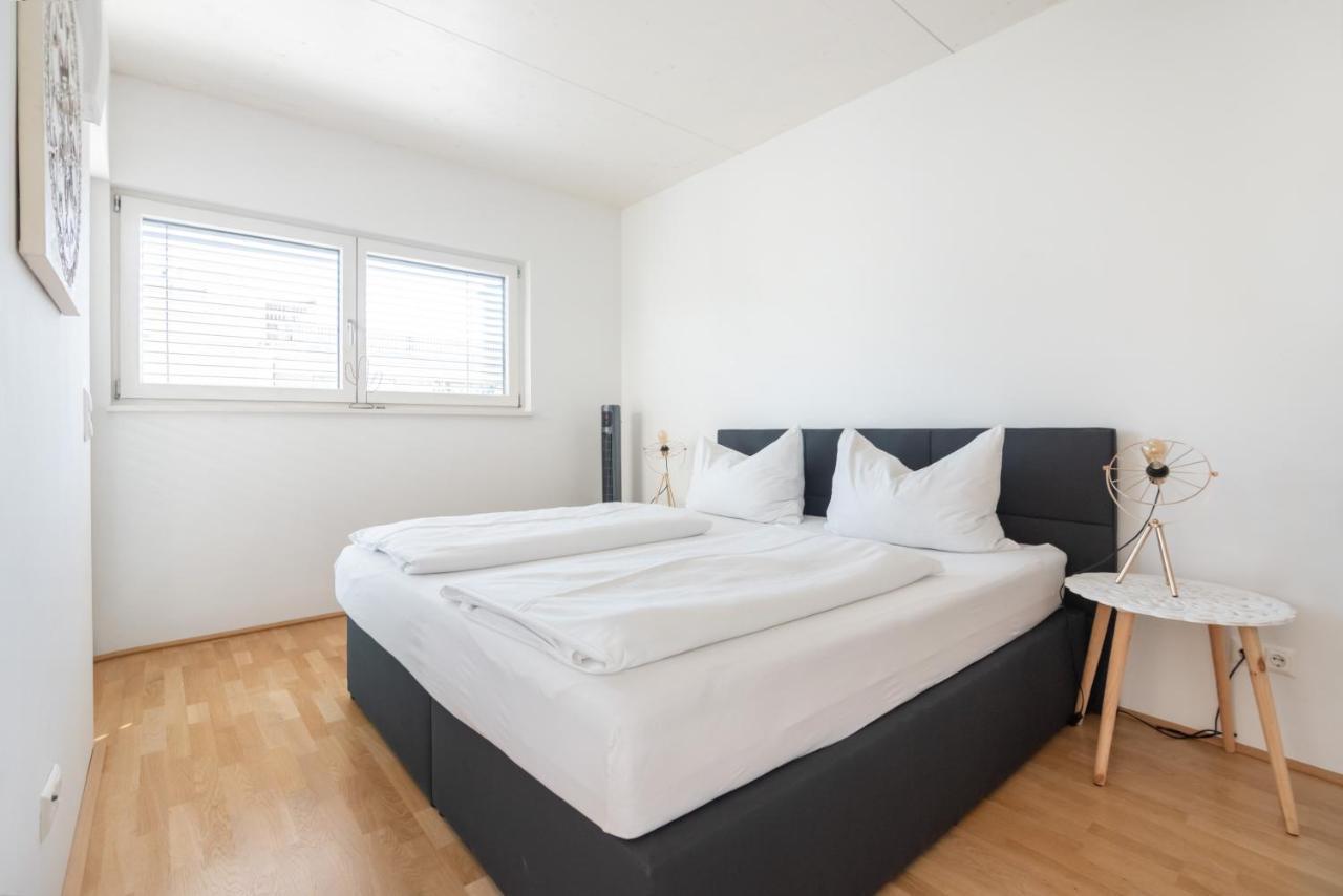 Helles, Neues Dg Apartment Mit Blick Zum Donauturm เวียนนา ภายนอก รูปภาพ