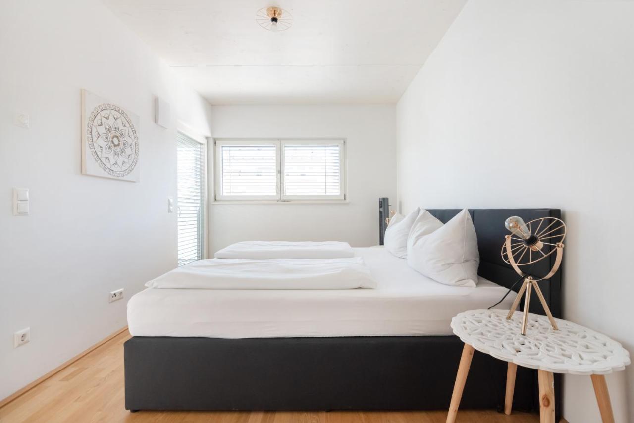 Helles, Neues Dg Apartment Mit Blick Zum Donauturm เวียนนา ภายนอก รูปภาพ
