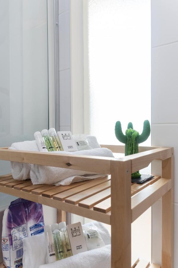 Helles, Neues Dg Apartment Mit Blick Zum Donauturm เวียนนา ภายนอก รูปภาพ