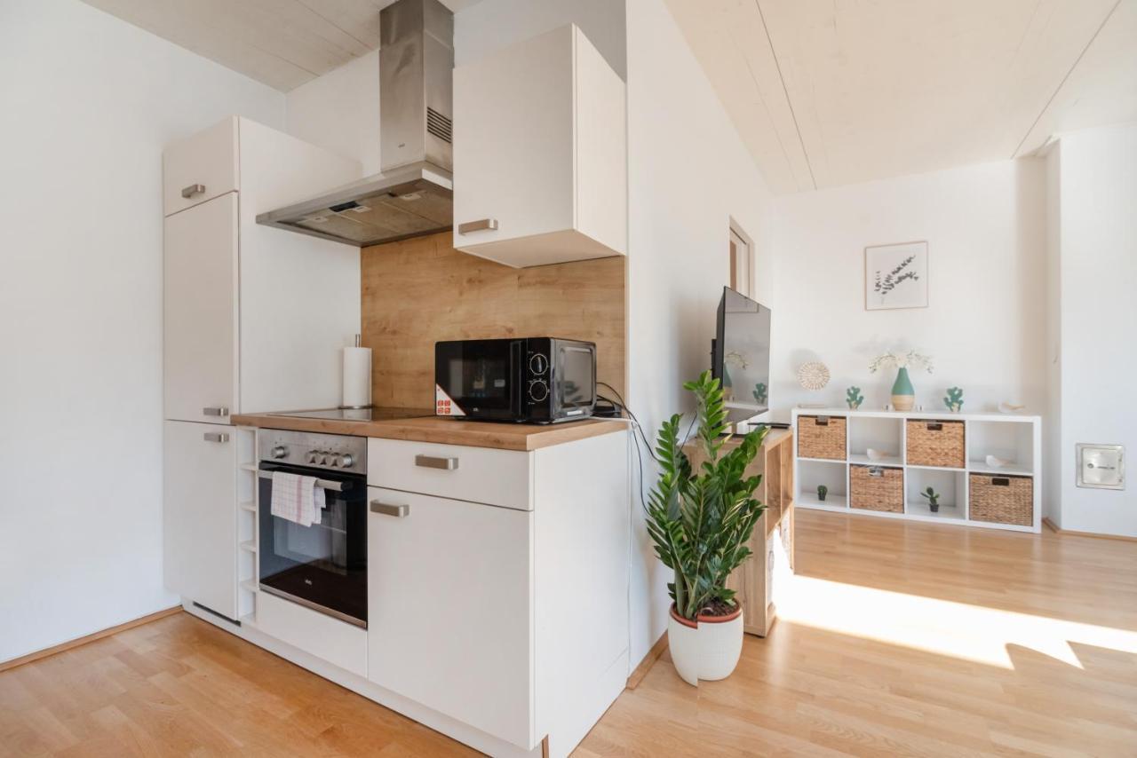 Helles, Neues Dg Apartment Mit Blick Zum Donauturm เวียนนา ภายนอก รูปภาพ