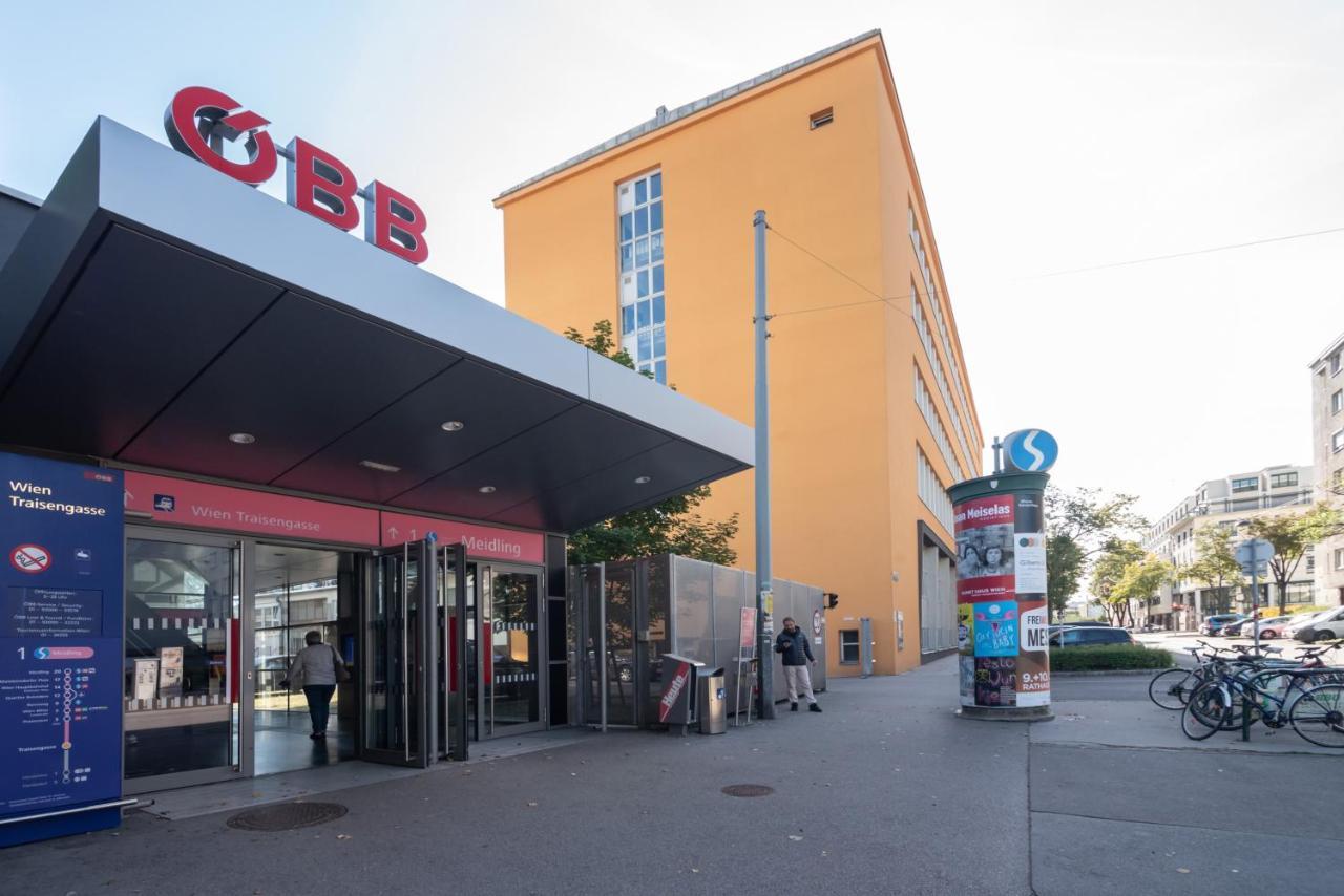 Helles, Neues Dg Apartment Mit Blick Zum Donauturm เวียนนา ภายนอก รูปภาพ